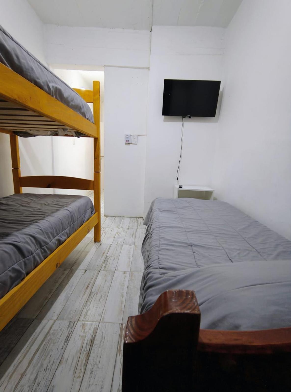 El Faro Hostel Puerto Madryn Exterior photo